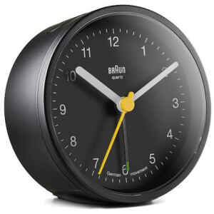 To επιτραπέζιο ρολόϊ Braun BNC012 έχει σχεδιαστεί για να παράγει έναν ήχο ειδοποίησης σε συγκεκριμένη ώρα και/ή ημερομηνία που του έχετε ορίσει.